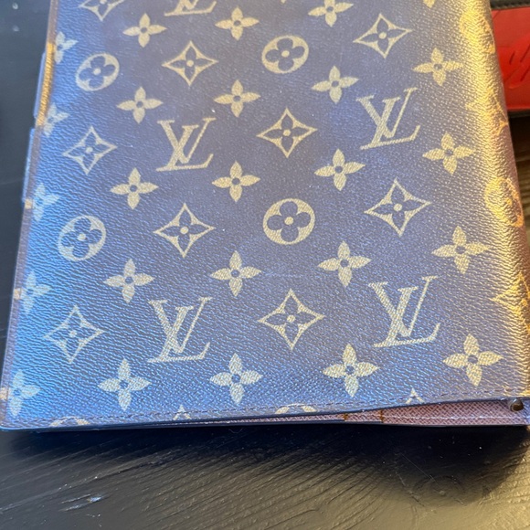 Louis Vuitton Brown and Gold Monogram Cover - Picture 2 of 11